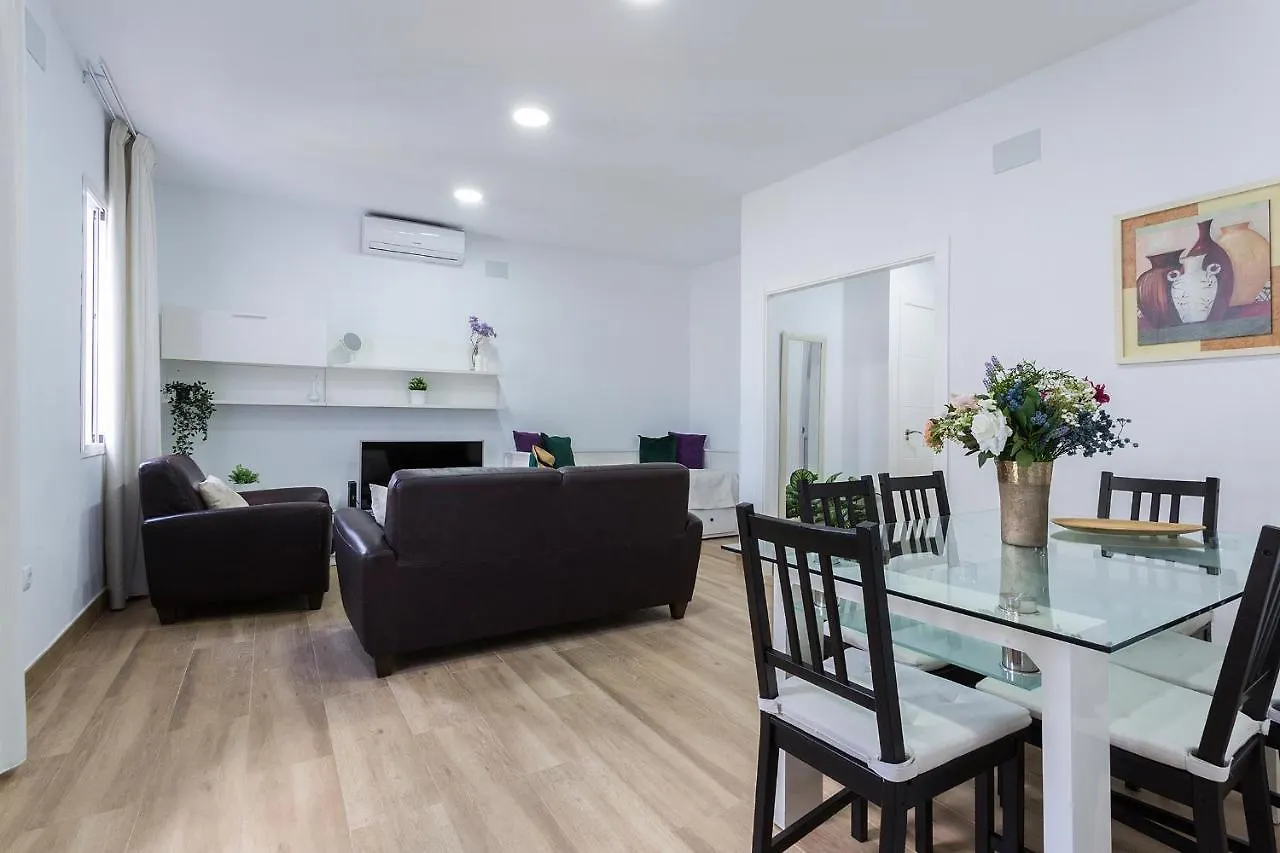 San Miguel 2 Rooms 1 Bano 헤레스 0*,  스페인